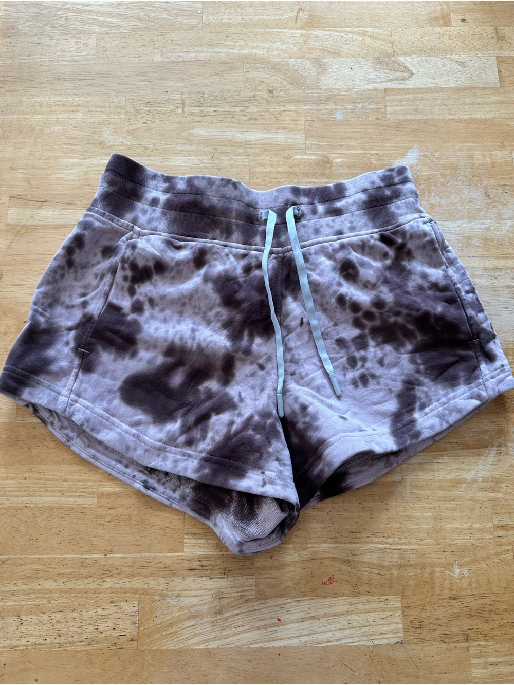 Lululemon scuba shorts size 4